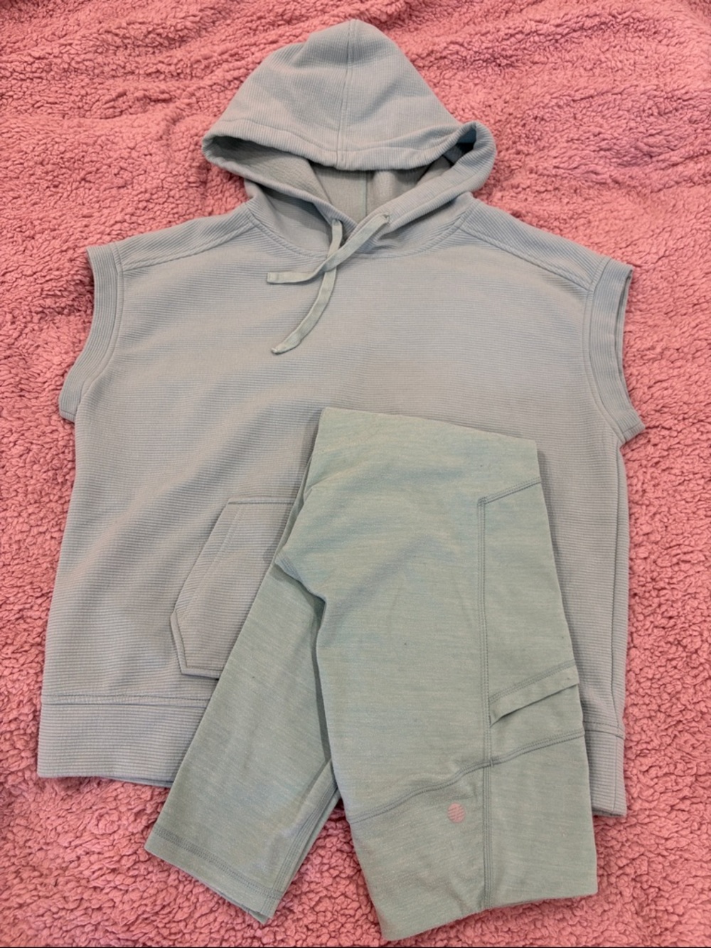 Teal Yoga Set Hooded Sleeveless Sweatshirt with Matching 7/8 Leggings